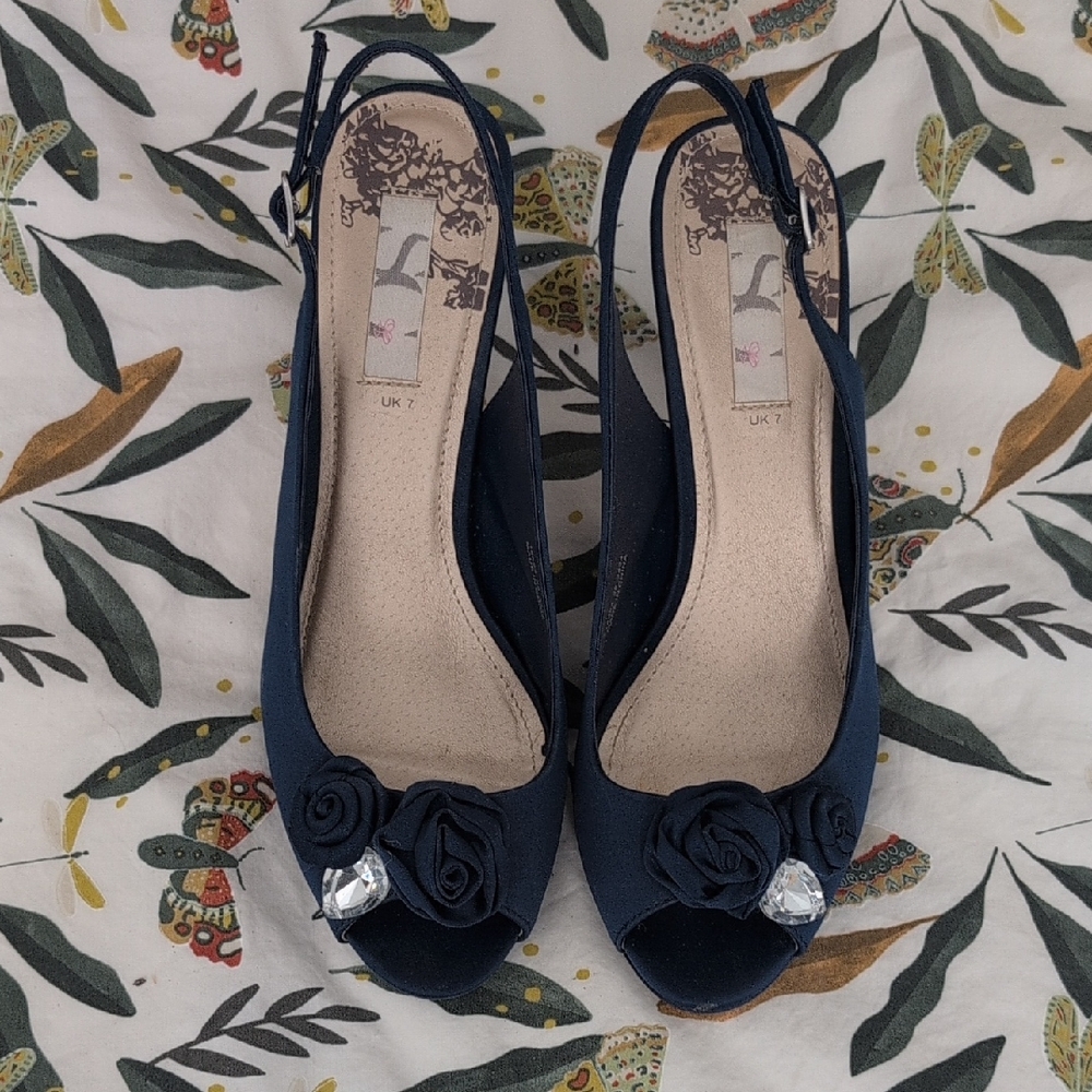 Chic Navy Slingback Heels with Floral Detail